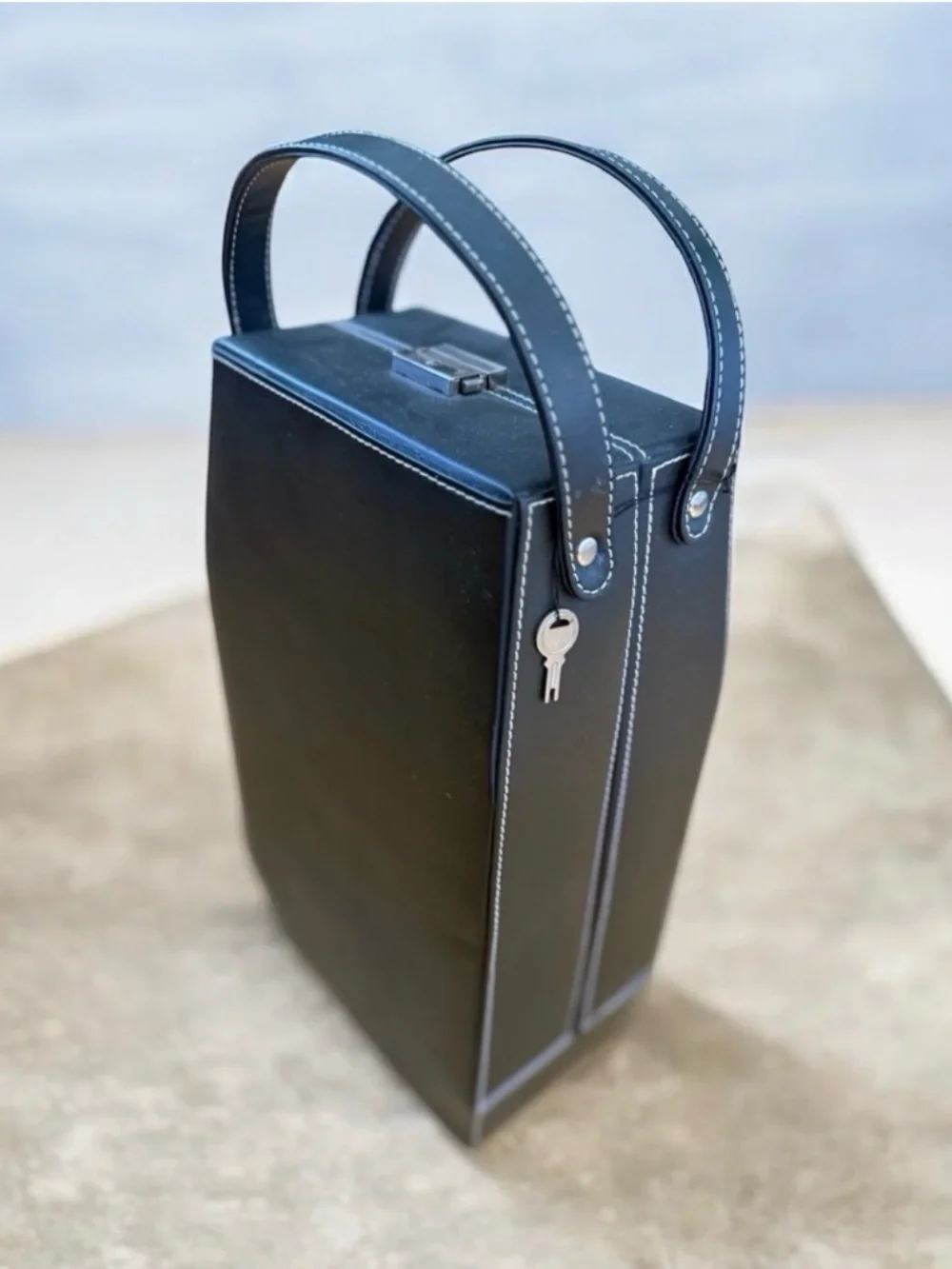Luxury Genuine Leather 2-Bottle Wine Caddy - Black